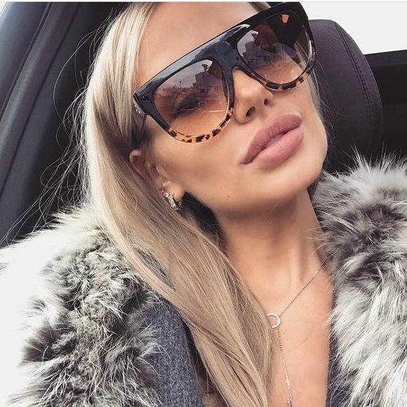 Oversized Leopard Sunglasses - Picture 2 of 4